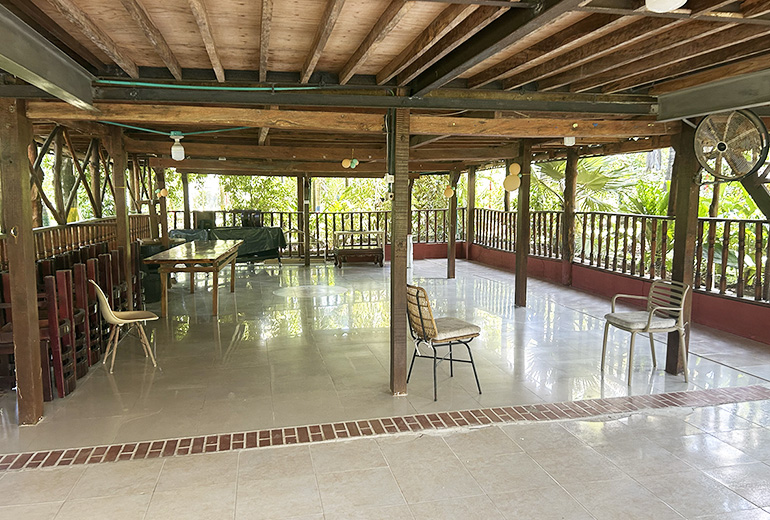 Salon
